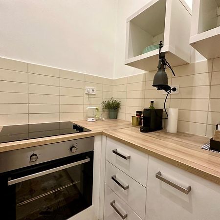 Cozy Studio Flat In The Heart Of Budapesta Exterior foto