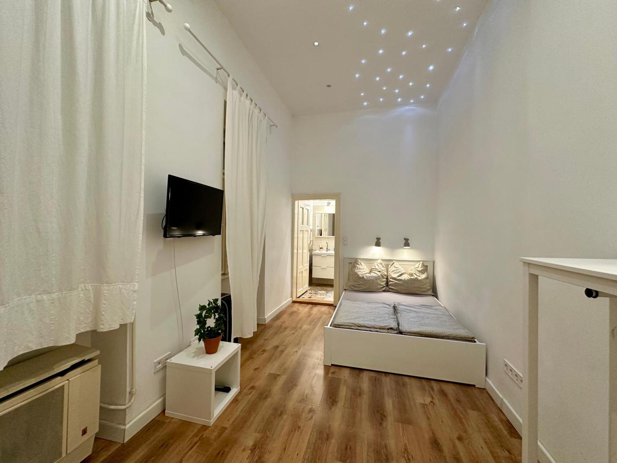 Cozy Studio Flat In The Heart Of Budapesta Exterior foto