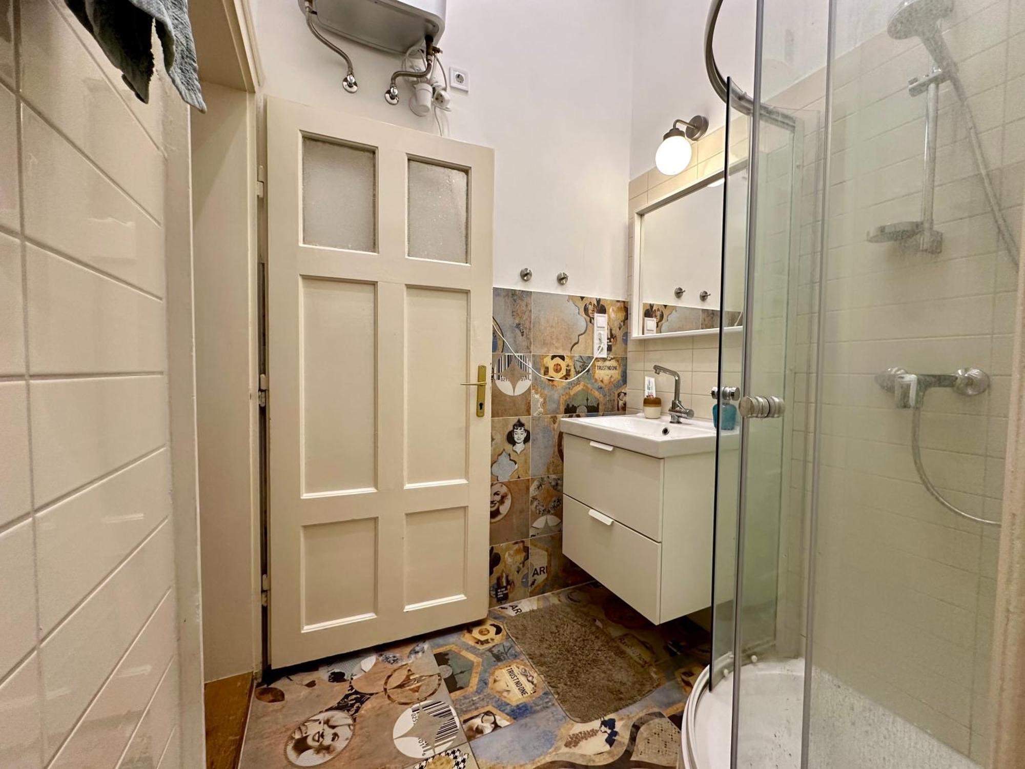 Cozy Studio Flat In The Heart Of Budapesta Exterior foto